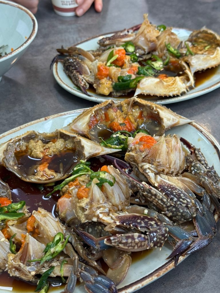 알이 꽉 찬 암게 간장게장